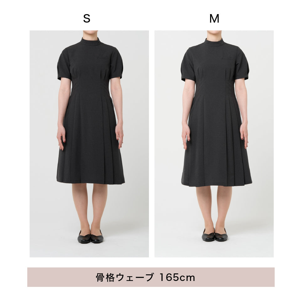 プリーツワンピース